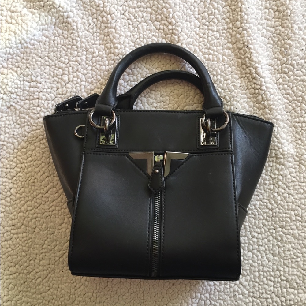 NWOT, Danielle Nicole Alexa Baby cross body - Picture 4 of 11